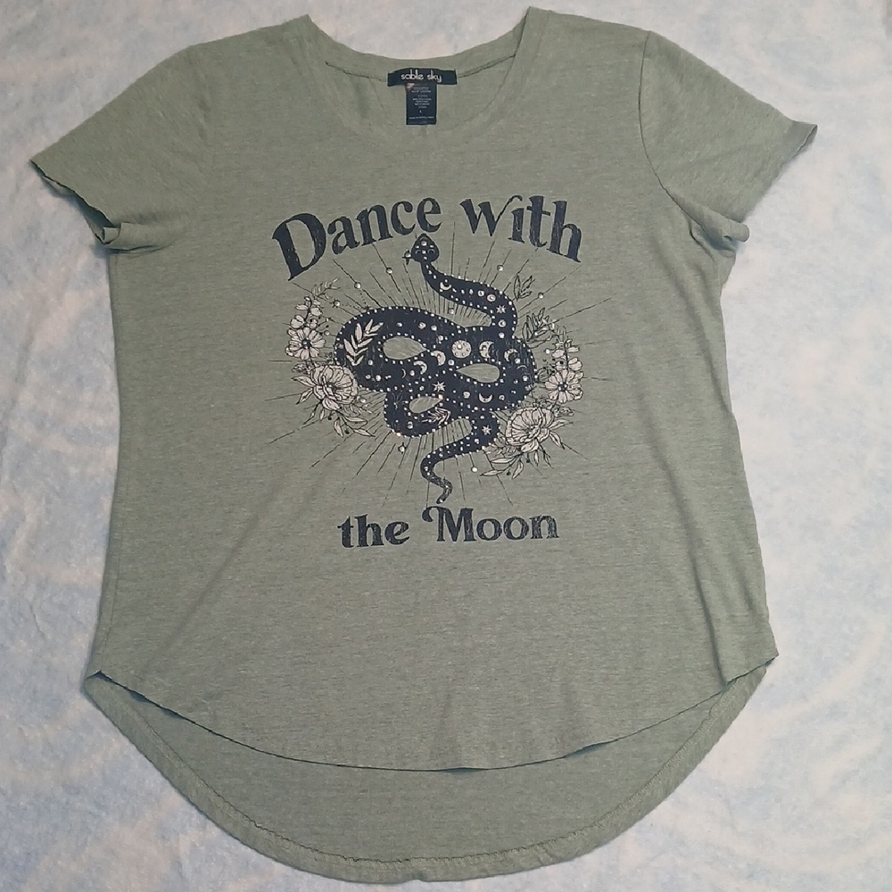 Sable Sky Dance with the Moon Graphic Tee - Green Womens SZ L